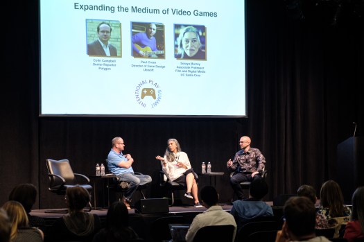 792128_404685_1537906920002